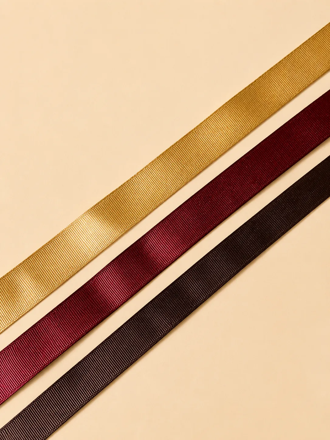 Printed branded ribbon used in a fashion packaging system
